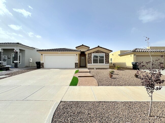 Primary Photo - East El Paso 3 bed Refrig A/C