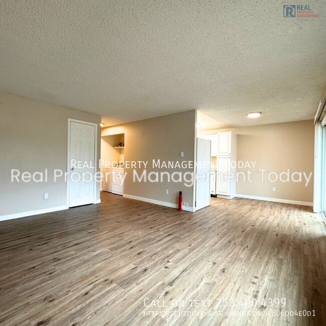 Building Photo - Cozy 2 Bedroom Duplex In Lacey!