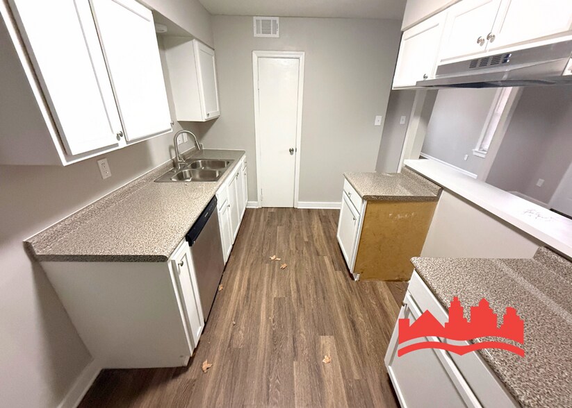 Building Photo - 658 Creekstone Cir