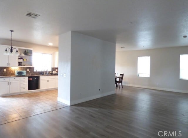 Building Photo - 6279 Long Cove Dr