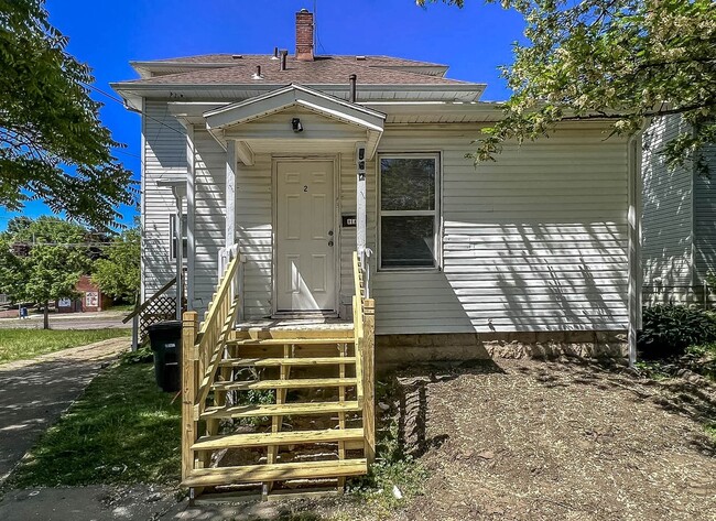 Building Photo - 862 Kenmore Blvd