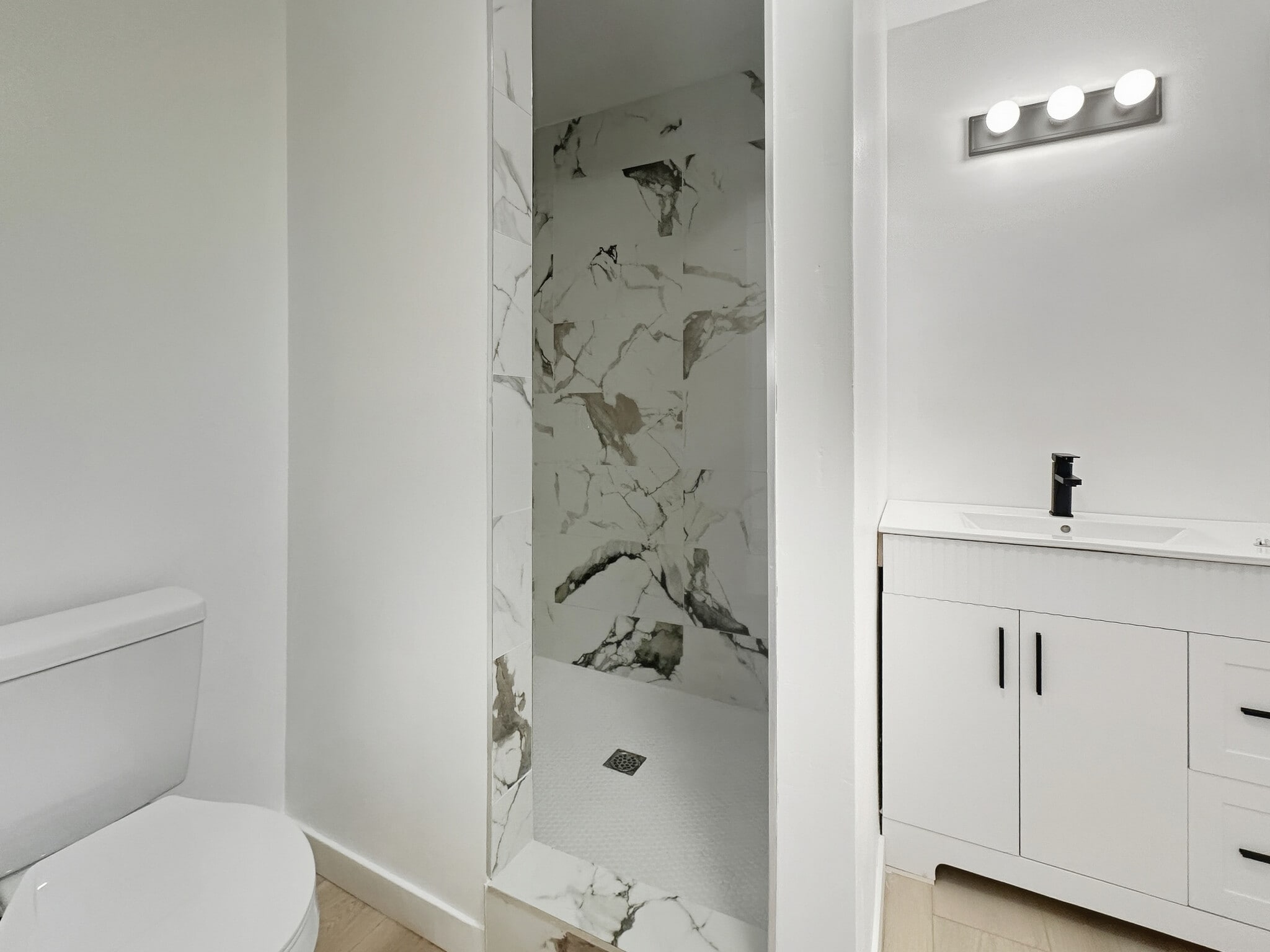 Primary Bathroom - 727 E Tujunga Ave