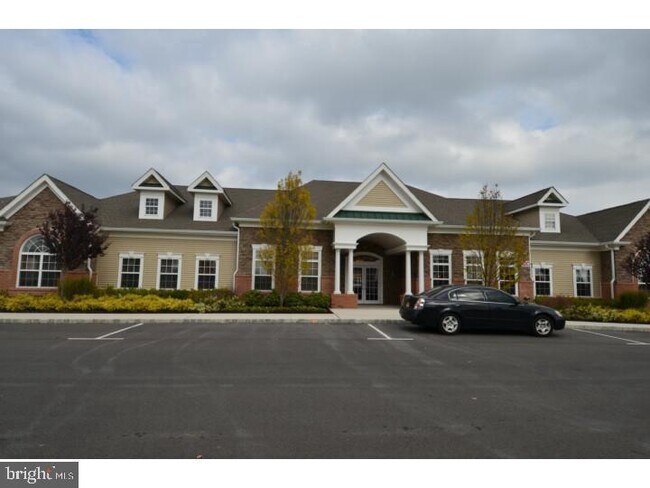 Building Photo - 1447 Sierra Dr