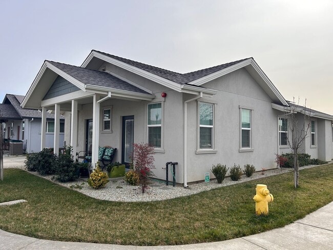 Building Photo - Fairview Village 55+ community $500 of first months rent.