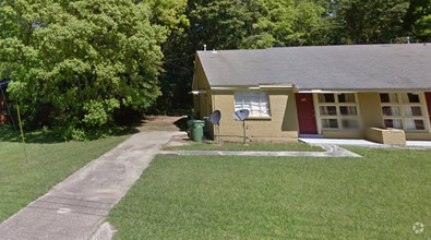 Building Photo - Duplex with Large Back Yard