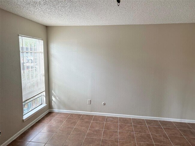 Building Photo - 10203 Forum Park Dr