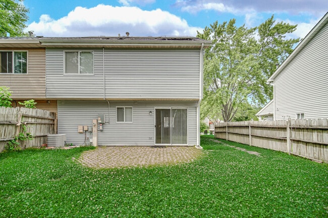 Building Photo - 1807 Whitney Dr