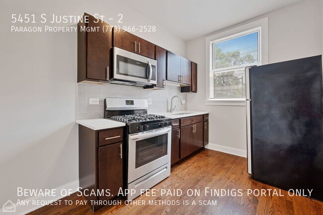 Building Photo - 5451 S Justine St