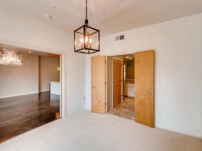 Building Photo - 1600 Barton Springs Rd