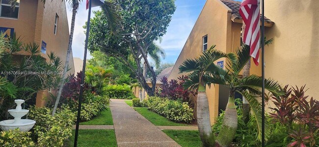 Building Photo - 959 SE 2nd Ave