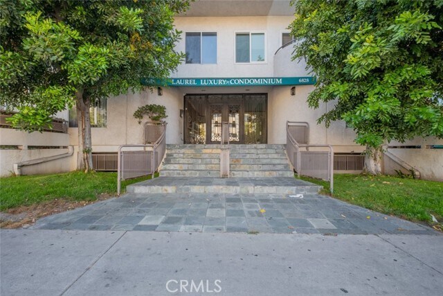 Primary Photo - 6828 Laurel Canyon Blvd