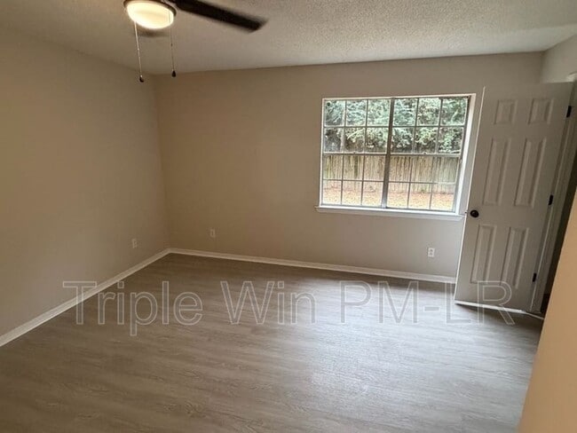 Building Photo - 10002 Stardust Trail