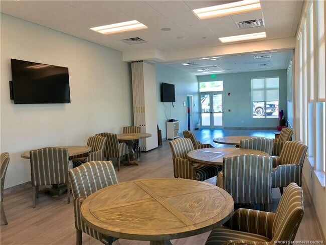 Building Photo - 163 NE Buoy Dr