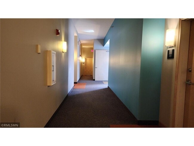 Building Photo - 2650 University Ave W