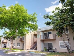 Building Photo - 1701 NW 96th Terrace