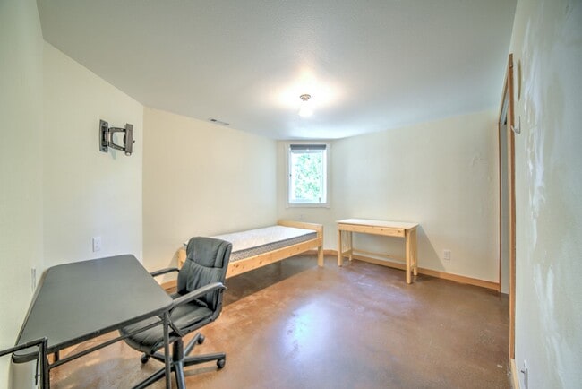 Building Photo - 2225 Blake St