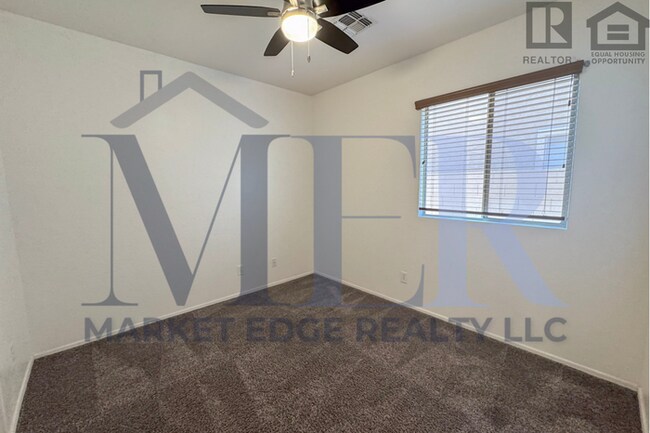 Building Photo - 3Bed/2Bath House in Buckeye! Ready for Immediate Move-In! -- FENCED-IN YARD!