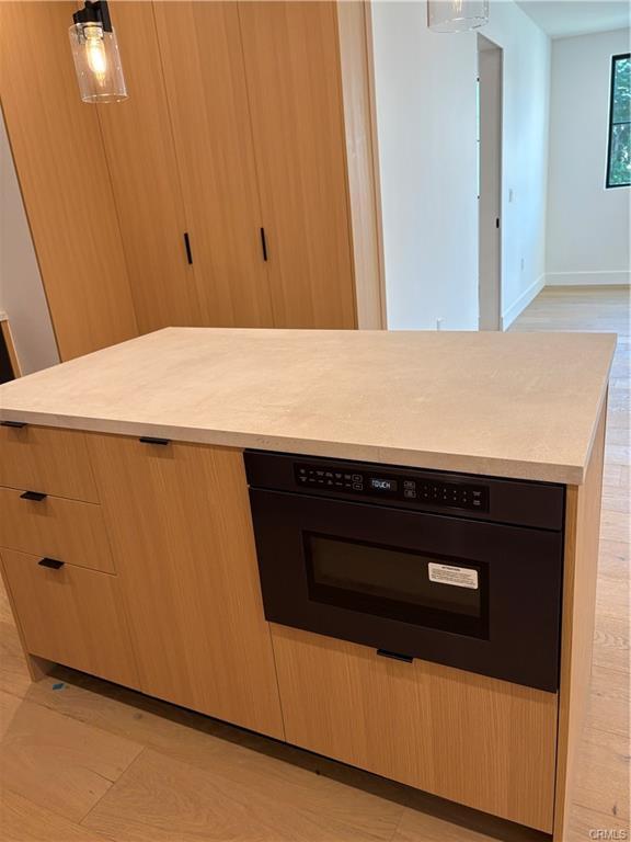 Building Photo - 10352 Riverside Dr