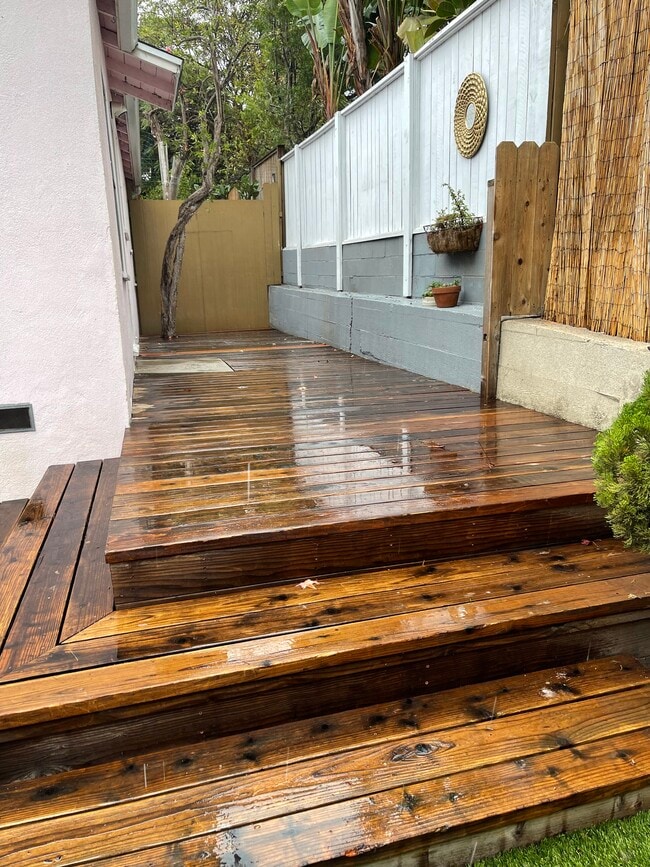 Deck off the kitchen - 1827 18th St