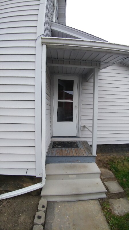 Building Photo - 825 Tremont Ave SW