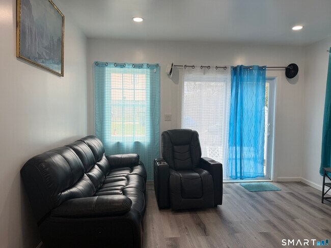 Building Photo - 144 Palisade Ave