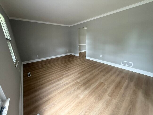 Building Photo - Beautiful 4 beds 2.5 baths in Columbus!