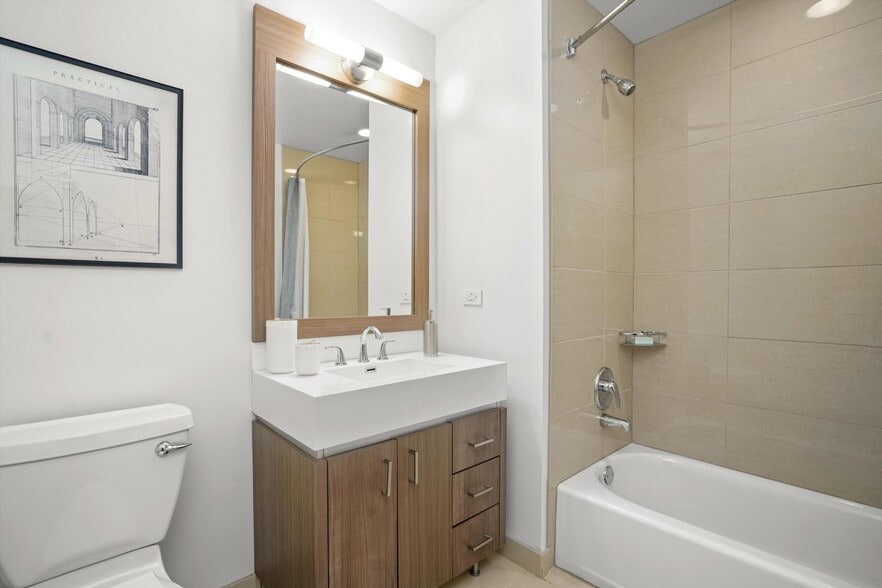 Building Photo - 352 E North Water St