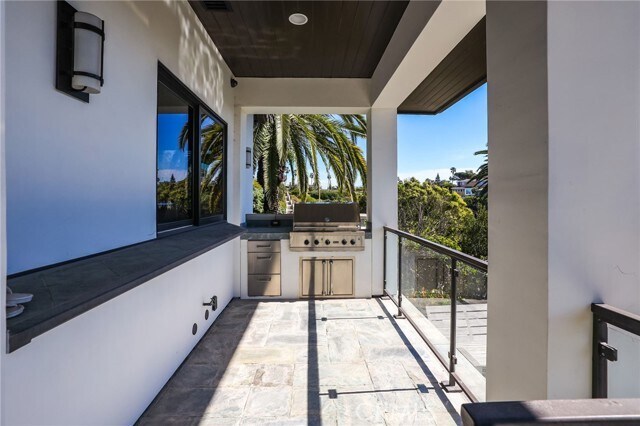 Building Photo - 2907 Cliff Dr