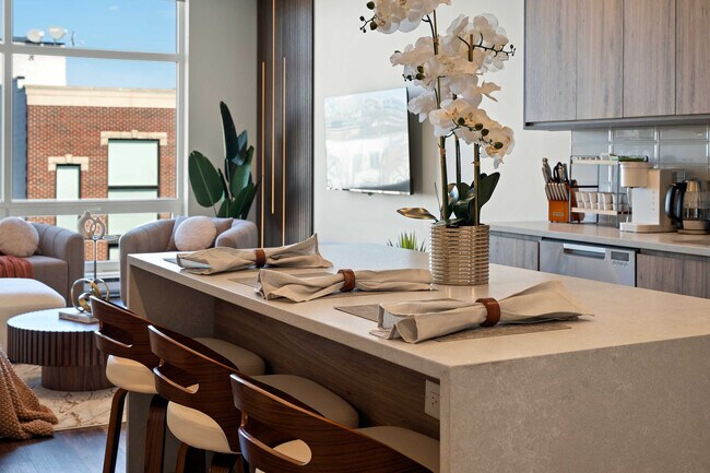 Building Photo - 1122 W Chicago Ave