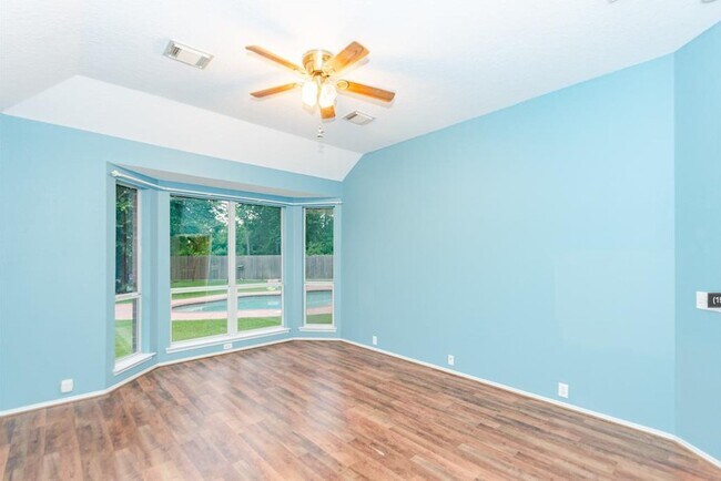 Building Photo - 6610 Treeline Dr