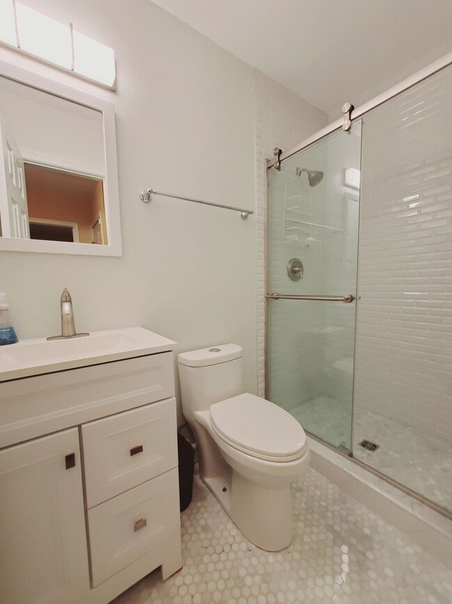 Building Photo - 101 Grove St