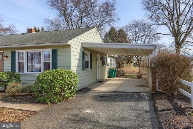 Building Photo - 137 Apple Ln