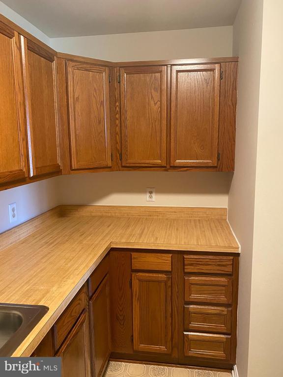 Building Photo - 200 Chesterfield Ln