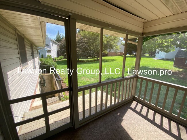Building Photo - Spacious Hollins Four Bedroom w/ Finished Basement
