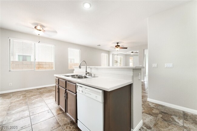 Building Photo - 2938 Sapphire Shores St