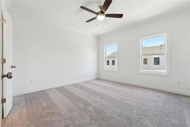 Building Photo - 504 Healy Dr