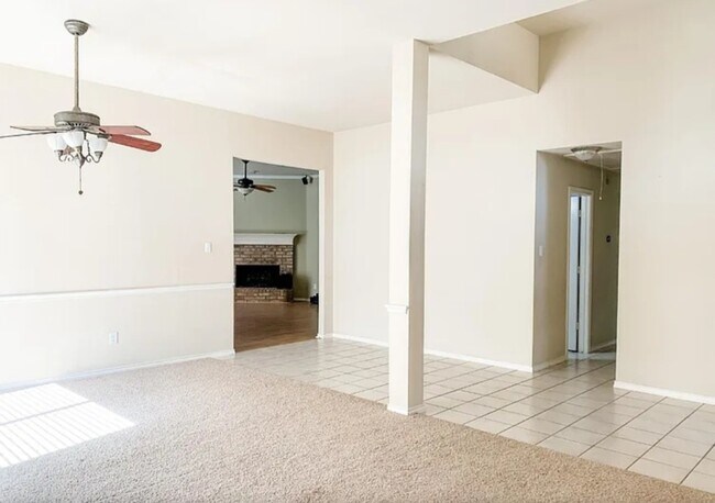 Building Photo - 9229 Daystar Dr