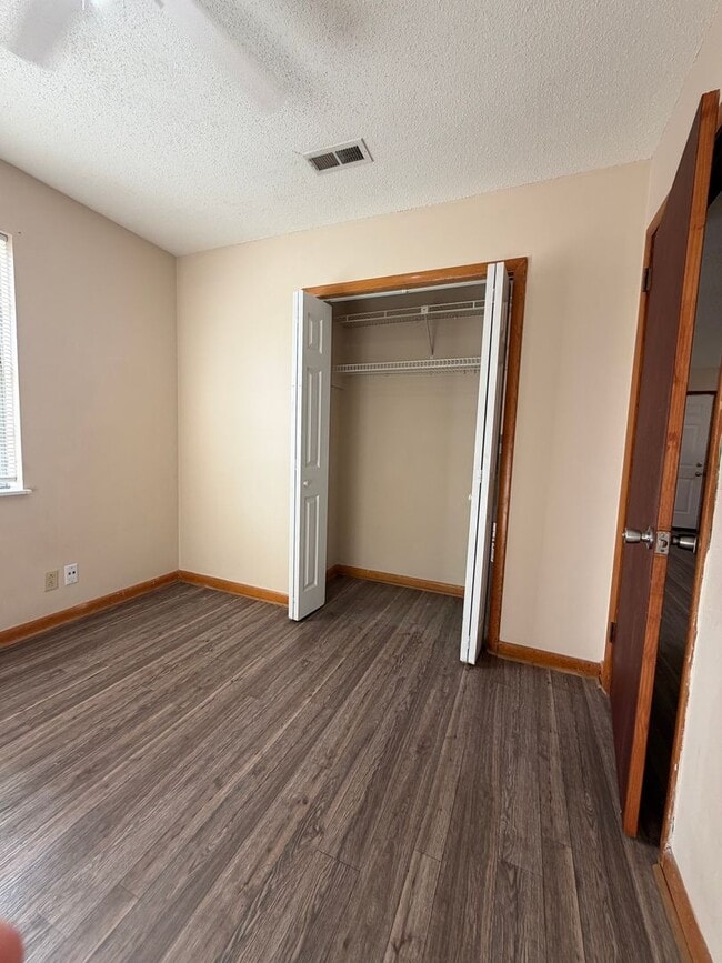 Building Photo - 189 Warden Dr