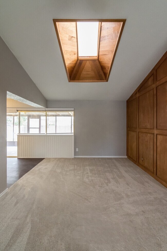 Building Photo - 5214 Spring Lake Dr