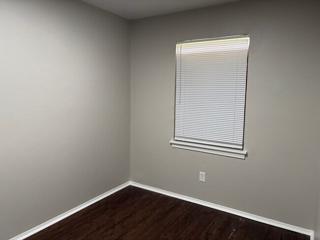 Building Photo - Very Nice Home in Raleigh - Open To Section 8