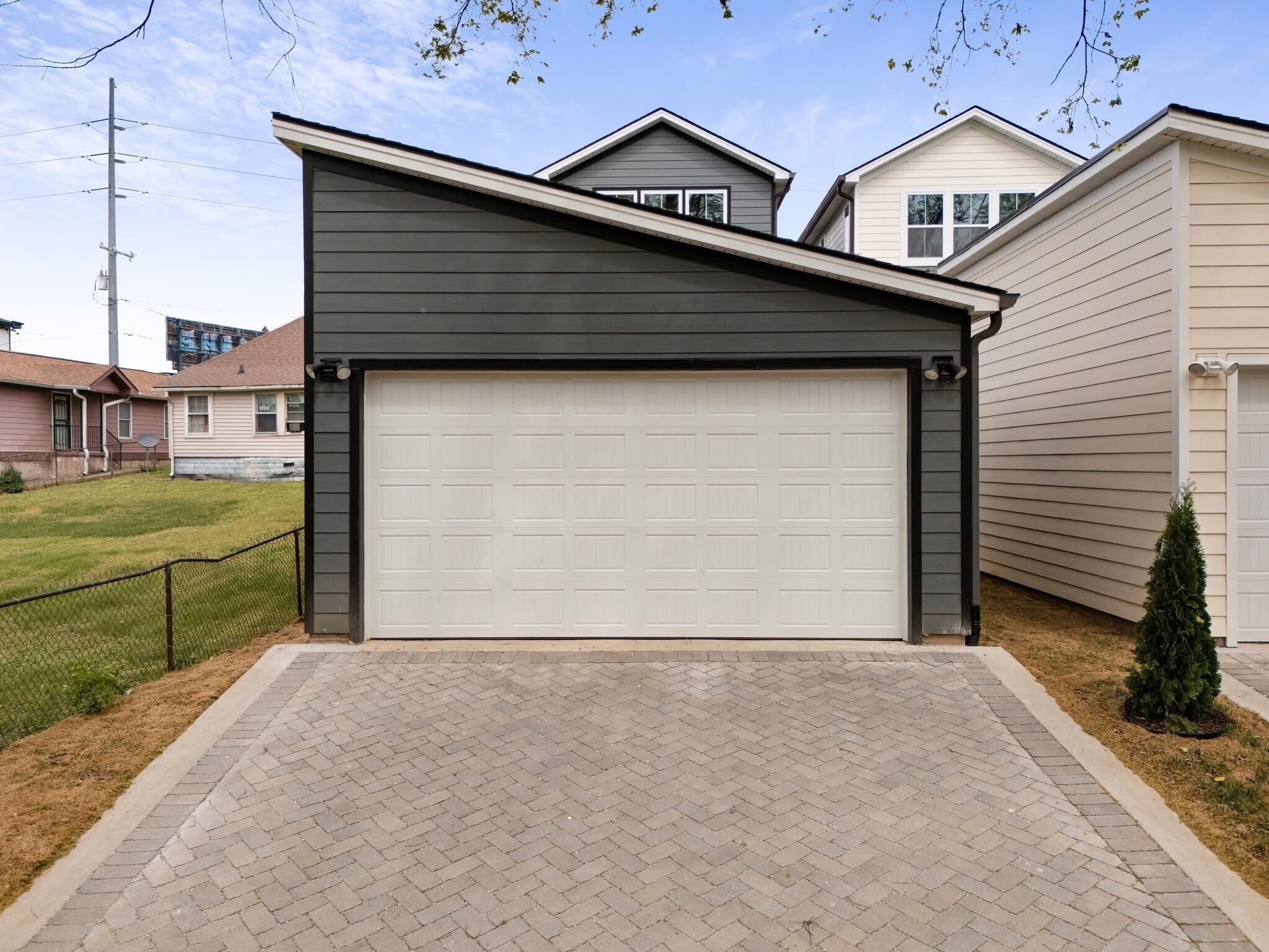 Building Photo - 151 Fain St