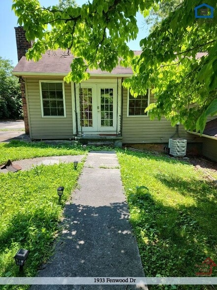 Building Photo - 1933 Fenwood Dr