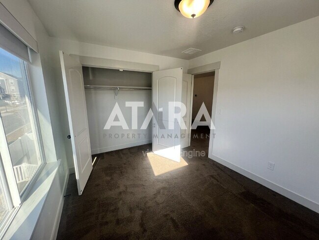 Building Photo - 1788 W Fall Brook Dr