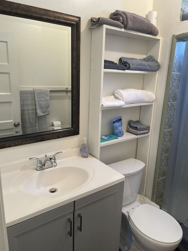 Building Photo - Wonderful Newly Remodeled 2 Bedroom House in Prime Alhambra Location