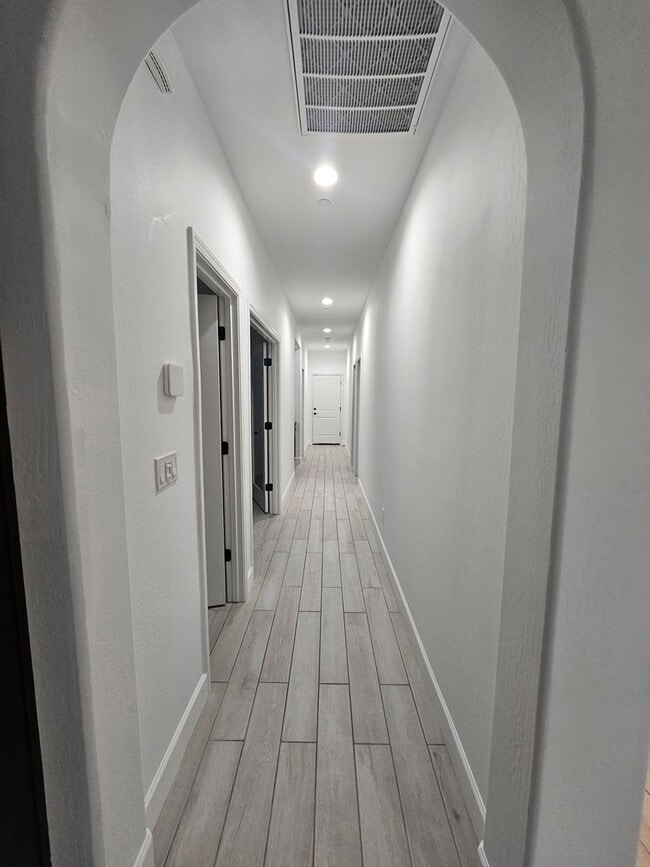 Building Photo - Beautiful Home in Gated Community