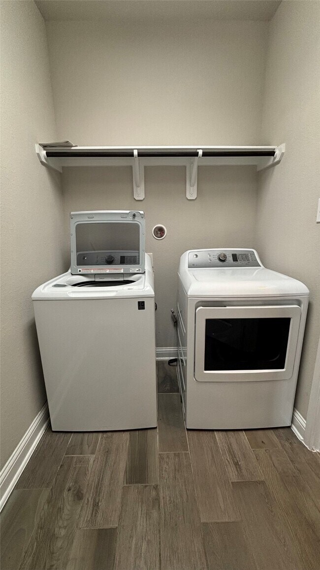 Building Photo - 14915 Gyrfalcon Fork