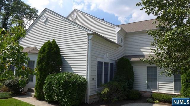 Building Photo - 85 Buckthorn Ct