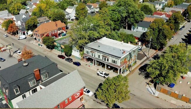 Building Photo - 2114 Seneca St