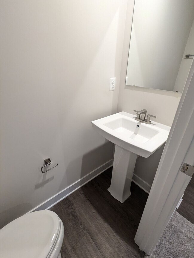 Building Photo - New Build (never lived in) townhouse avail...