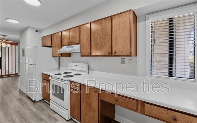 Building Photo - 1522 Benjamin Pkwy